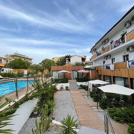 Beach Hotel Kapahi Pefkari Bagian luar foto