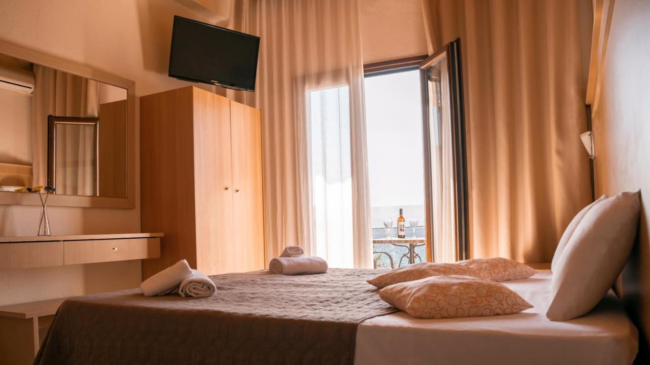 Beach Hotel Kapahi Pefkari Bagian luar foto