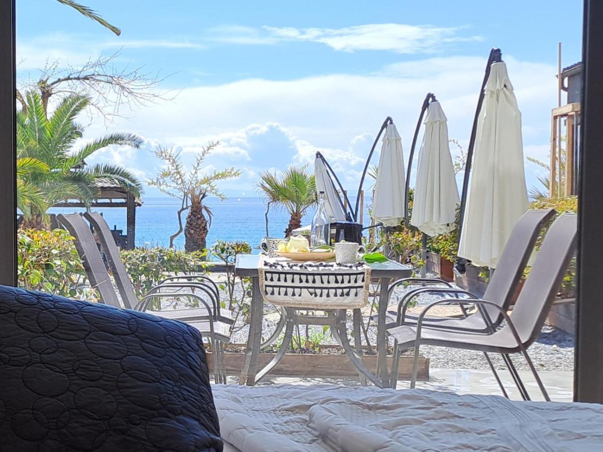 Beach Hotel Kapahi Pefkari Bagian luar foto