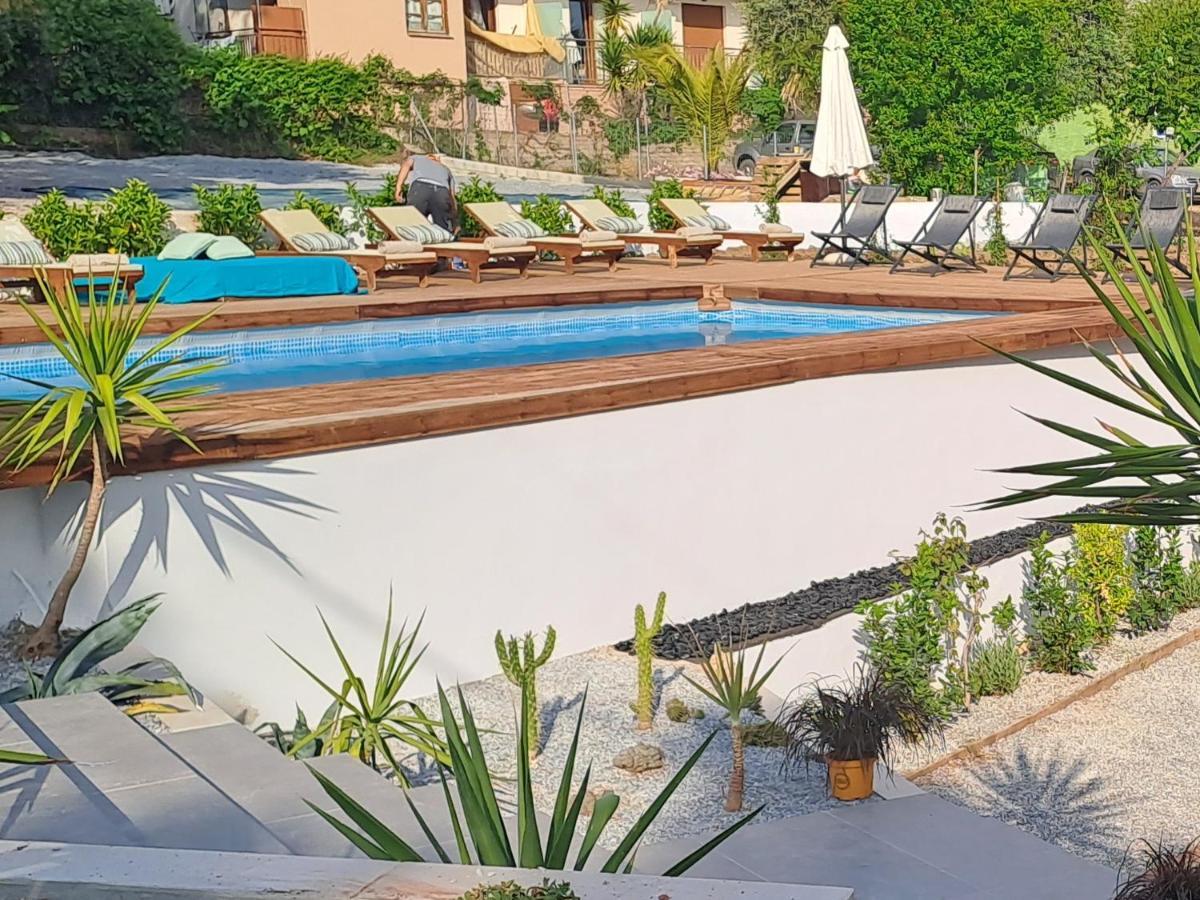 Beach Hotel Kapahi Pefkari Bagian luar foto
